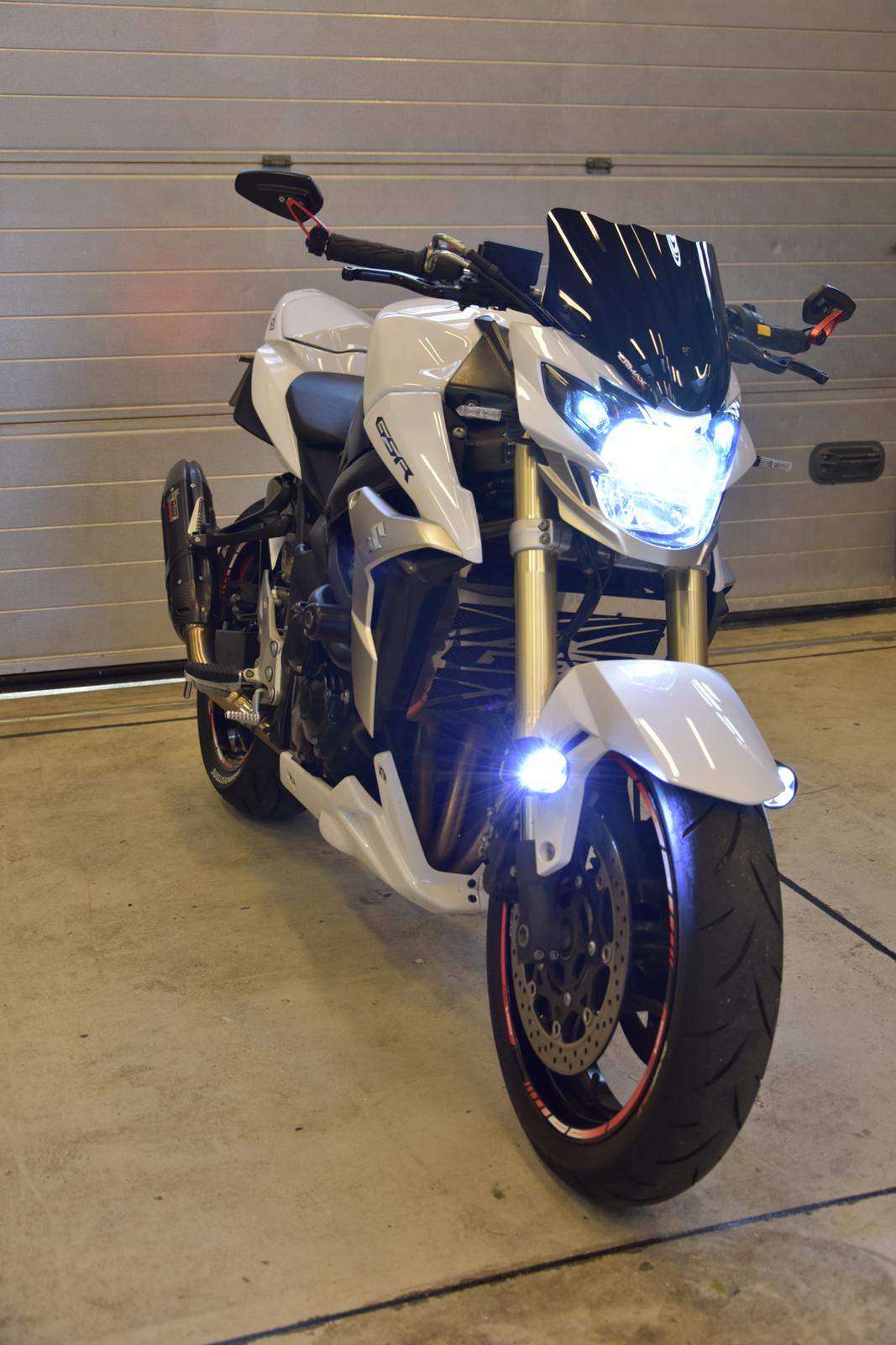 Suzuki Gsr 750 billede 8