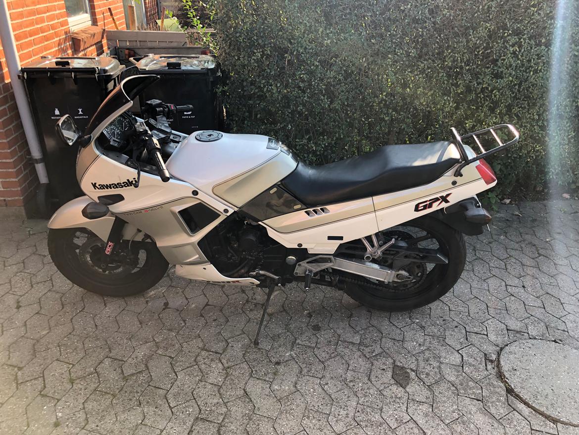 Kawasaki GPX 750R billede 6