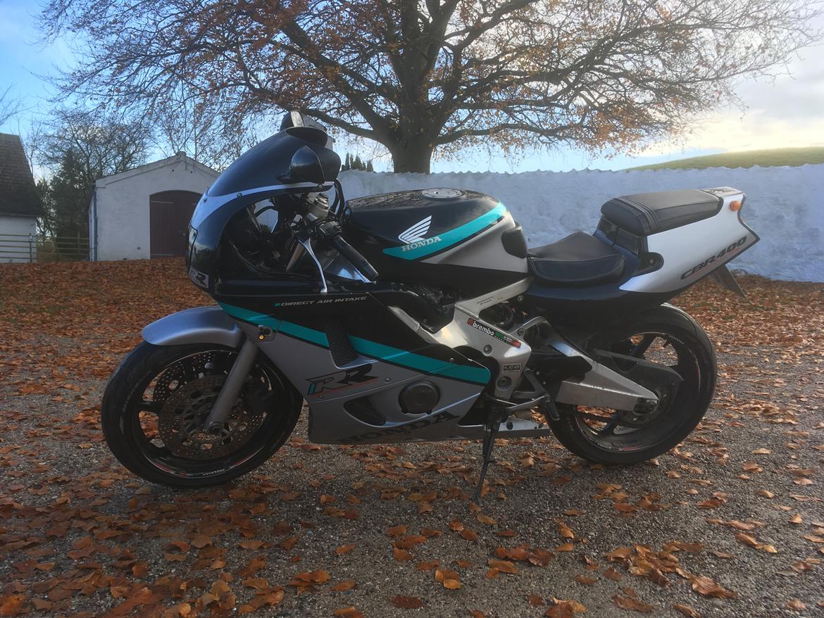 Honda CBR400RR NC29 billede 4