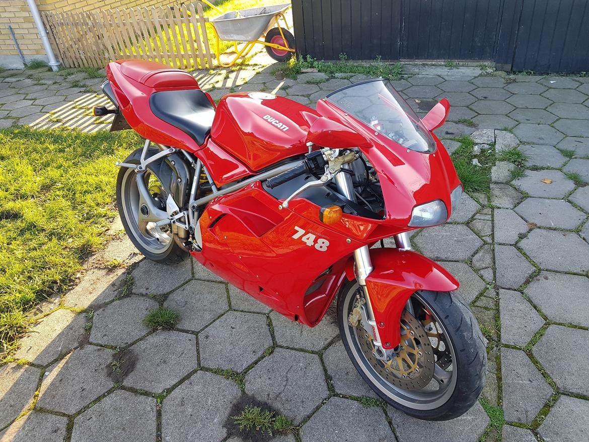 Ducati 748 billede 1
