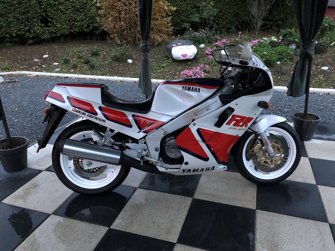 Yamaha FZR 1000 billede 10