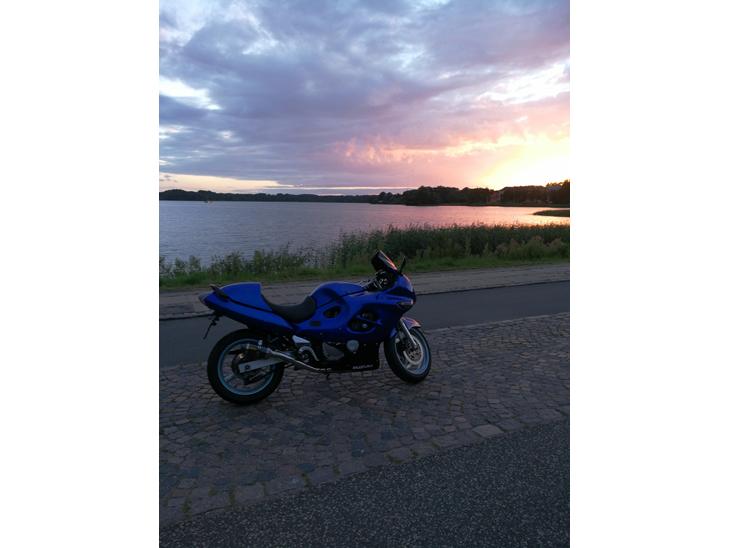 Suzuki gsxf 600 billede 1