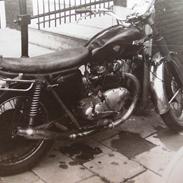 Triumph T100/T90