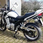 Suzuki bandit 1250