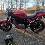 Hyosung gt 650 i solgt