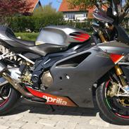 Aprilia RSV1000R Factory