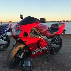 Kawasaki ZX7R