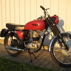 BSA B40 