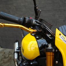 Yamaha XSR 900  “YELLOW LIGTNING”