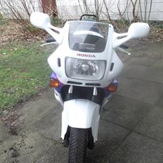 Honda Cbr 600 f1 PC 23