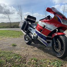 Honda CBR 1000 F SC24