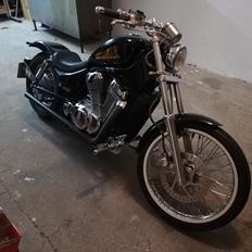 Suzuki VS 800 Intruder 