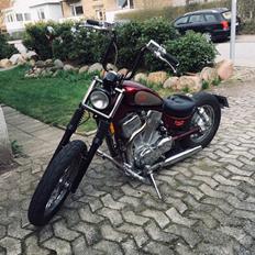 Suzuki Intruder vs 1400