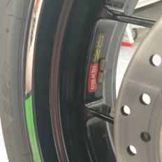 Aprilia RSV1000R Factory