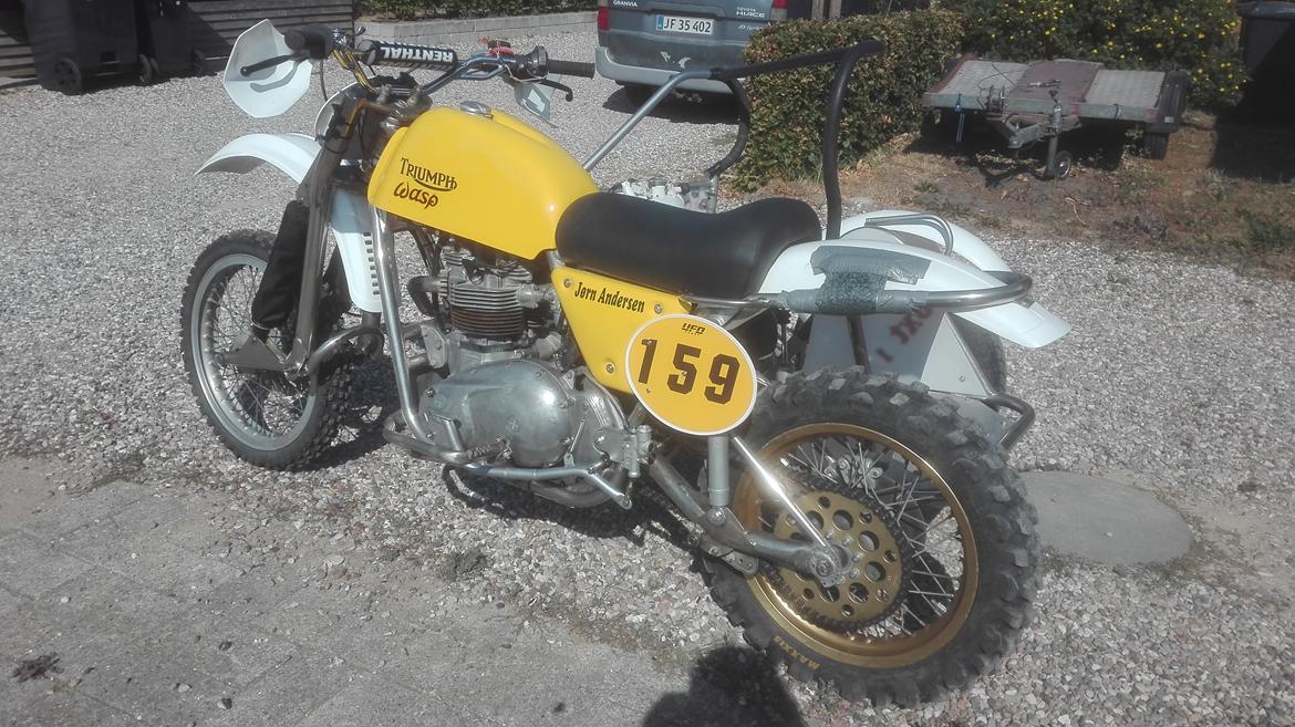 Triumph TR7 /  Wasp sidevognscross - Nymalet og fin efter en ordentlig restauretring. billede 2