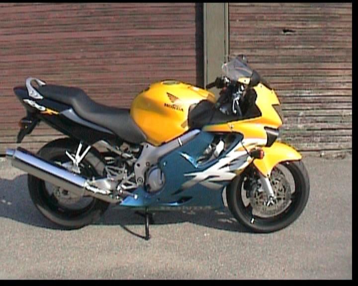 Honda CBR 600F4 billede 1