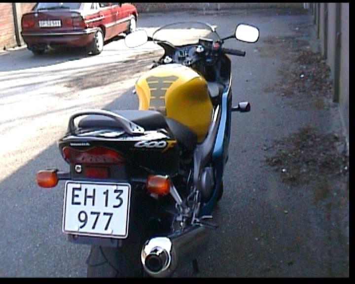 Honda CBR 600F4 billede 3