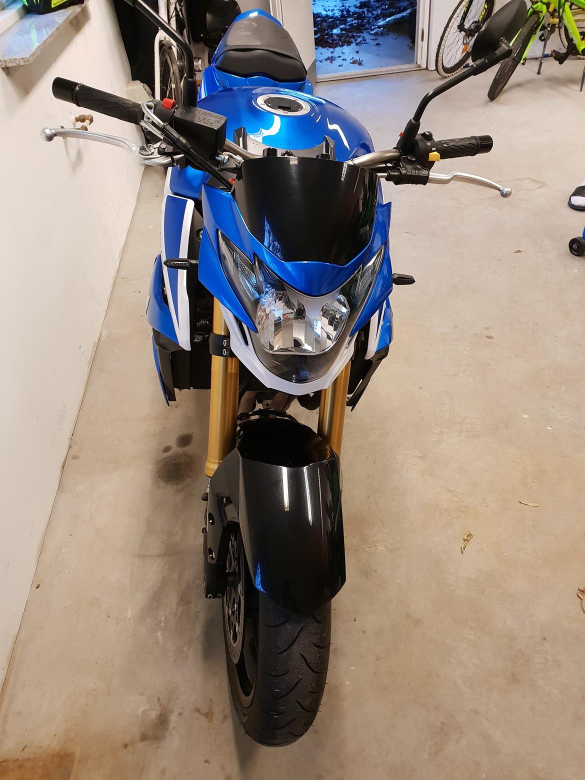 Suzuki GSR 750 Yoshimura Edition billede 4