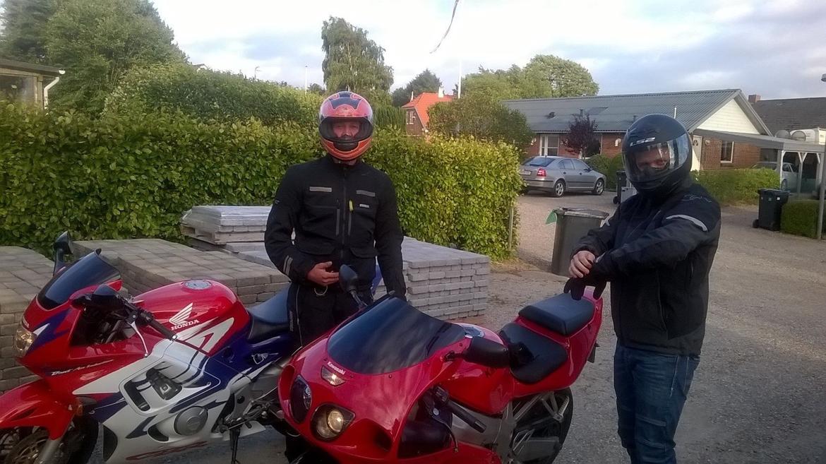 Kawasaki ZX7R billede 1