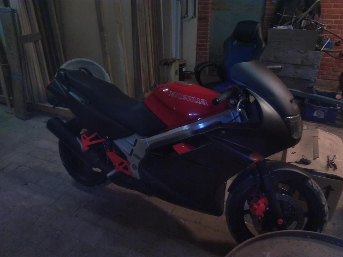 Honda VFR 750 RC36 M billede 8