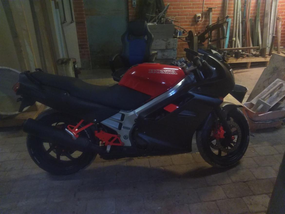 Honda VFR 750 RC36 M billede 9