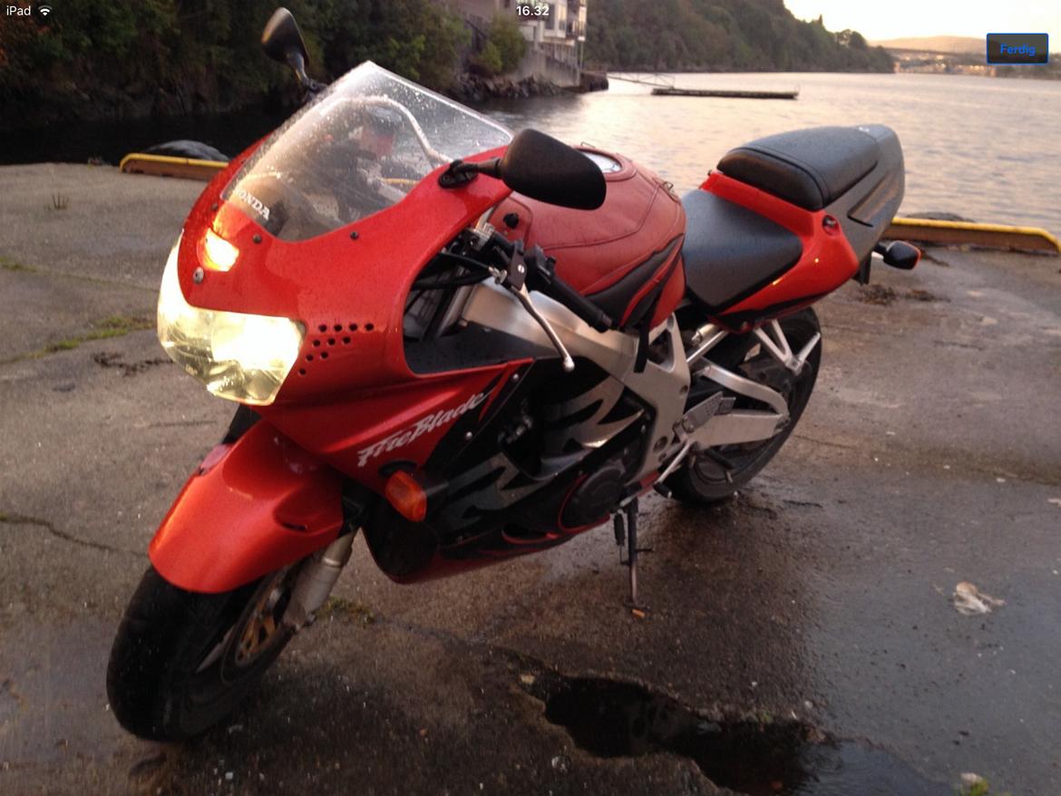 Honda Fireblade Cbr900rr (SC33) billede 1