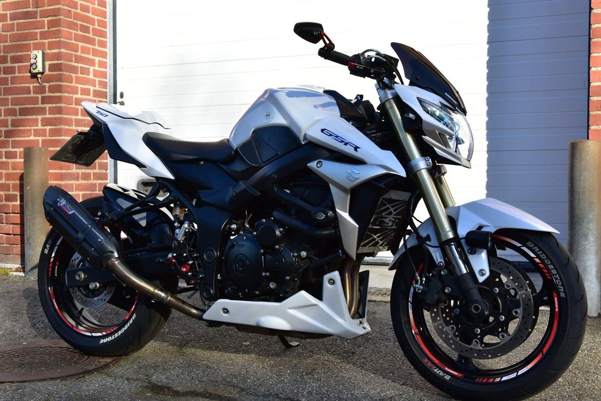 Suzuki Gsr 750 billede 2