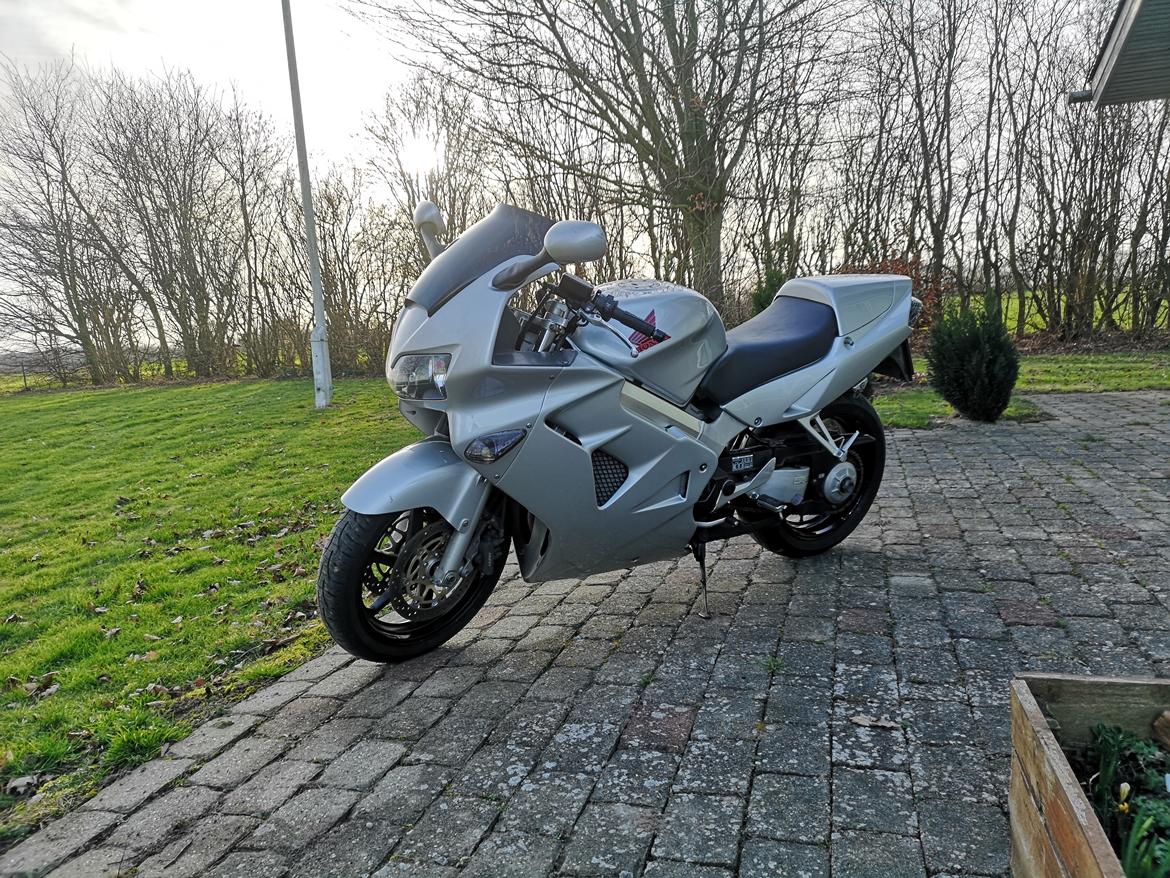 Honda VFR 800 Rc46 (solgt)  billede 4