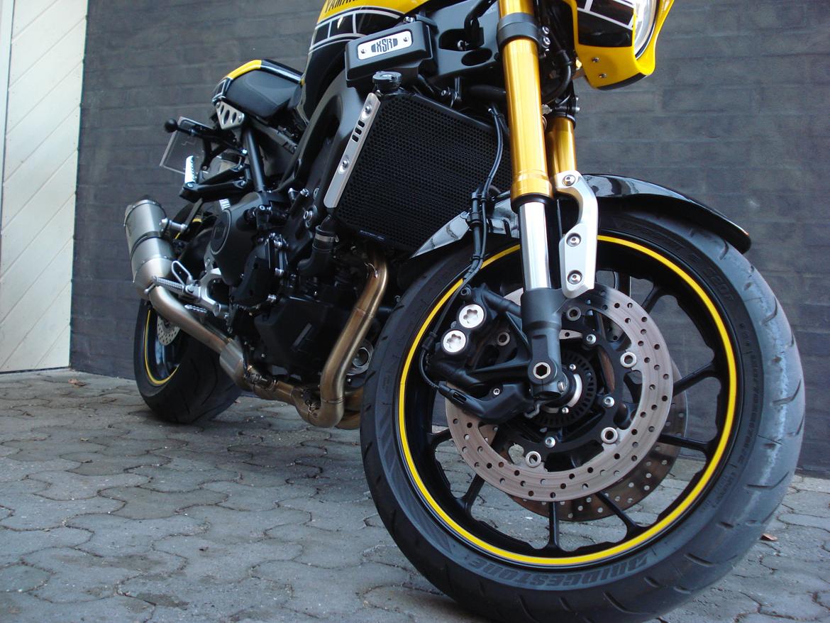 Yamaha XSR 900  “YELLOW LIGTNING” billede 5