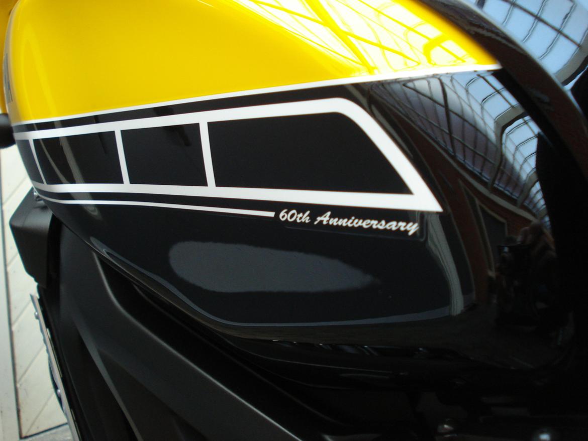 Yamaha XSR 900  “YELLOW LIGTNING” - 60 th anniversary speedblocks billede 17