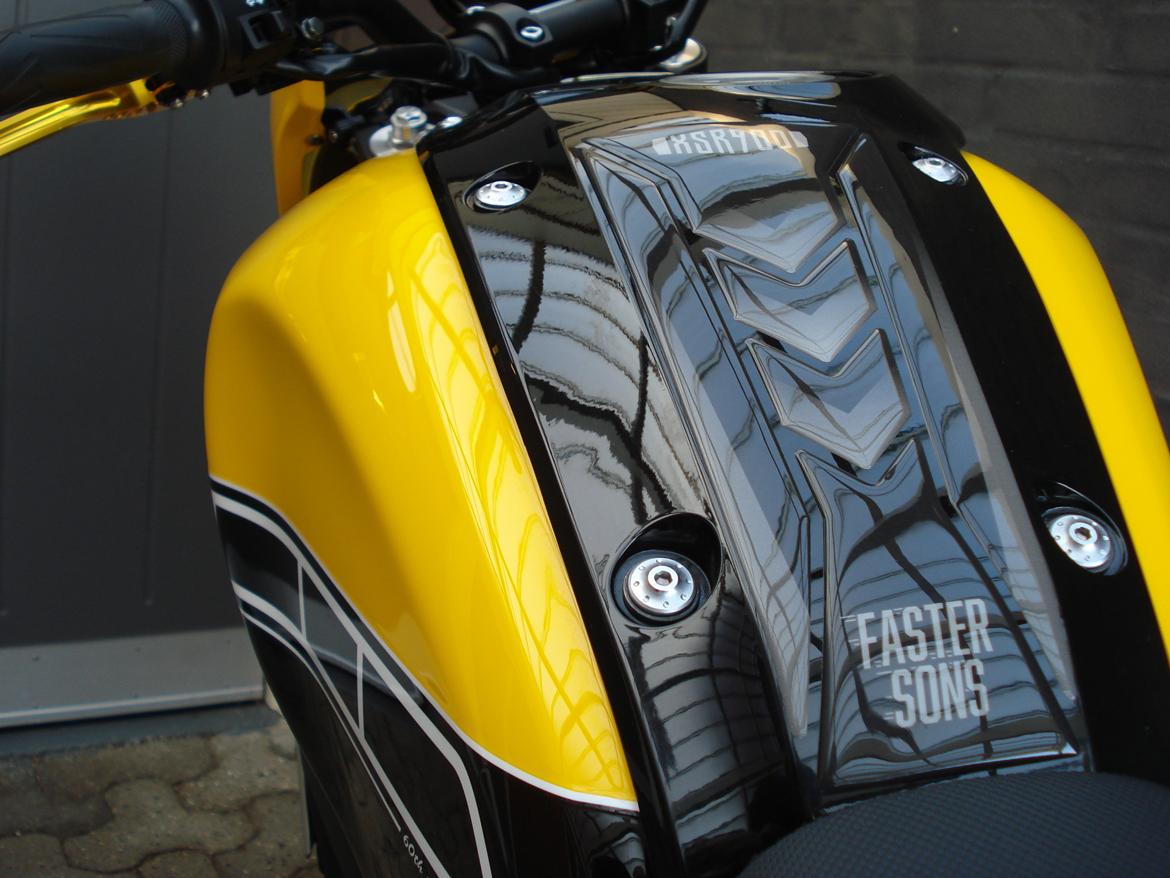 Yamaha XSR 900  “YELLOW LIGTNING” - Faster sons tankpad billede 14