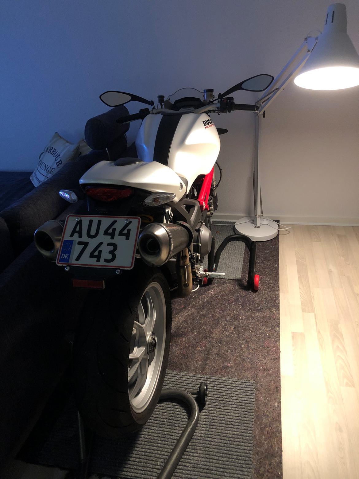 Ducati Monster 1100 ABS (solgt) billede 6