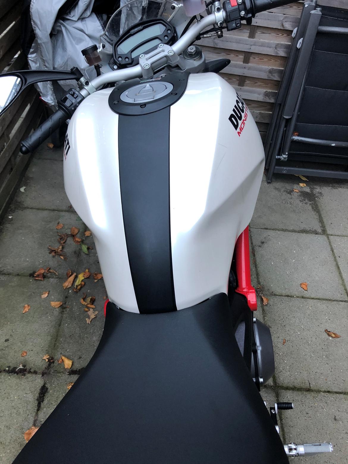 Ducati Monster 1100 ABS (solgt) billede 4