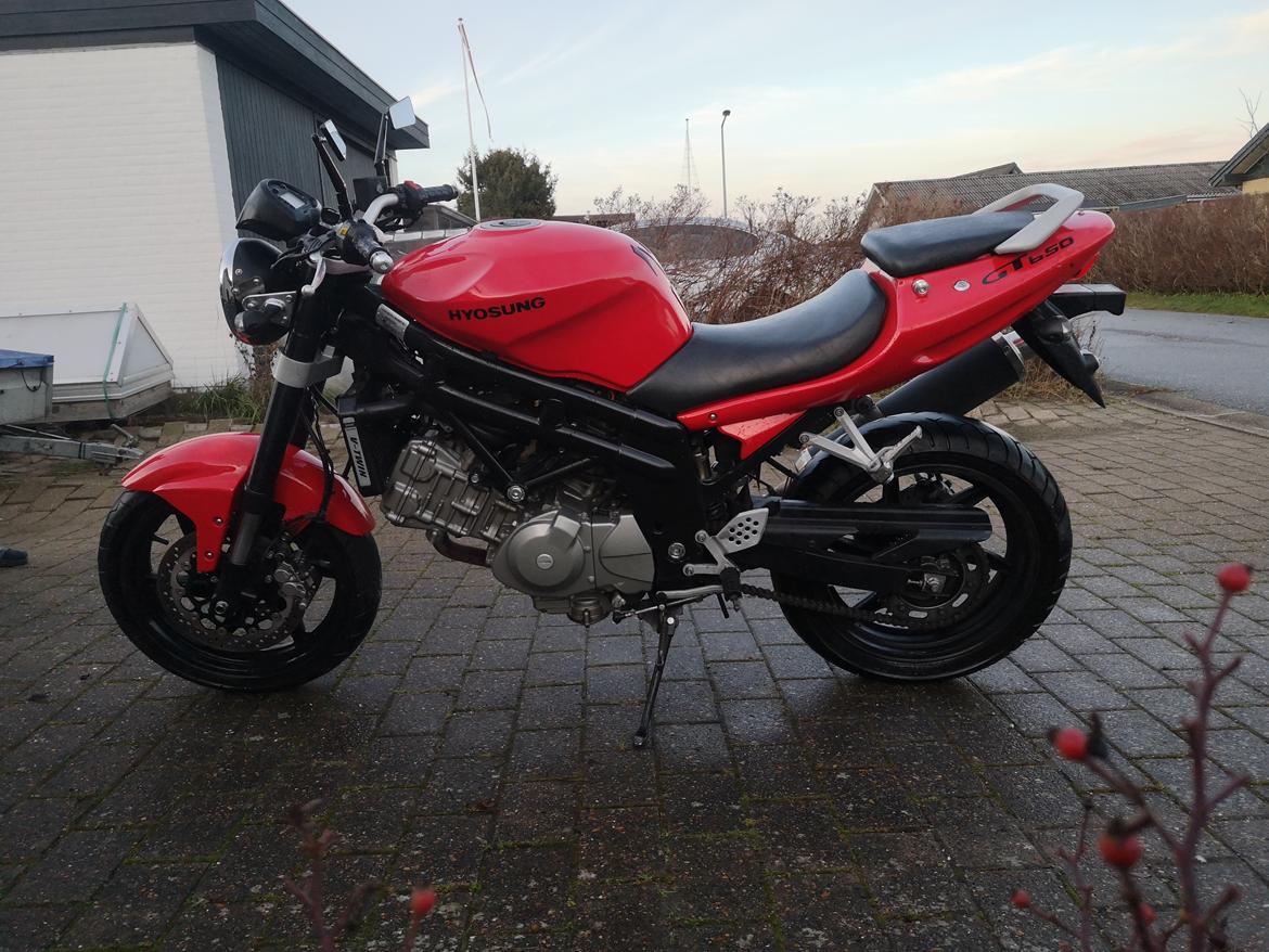 Hyosung gt 650 i  solgt billede 3