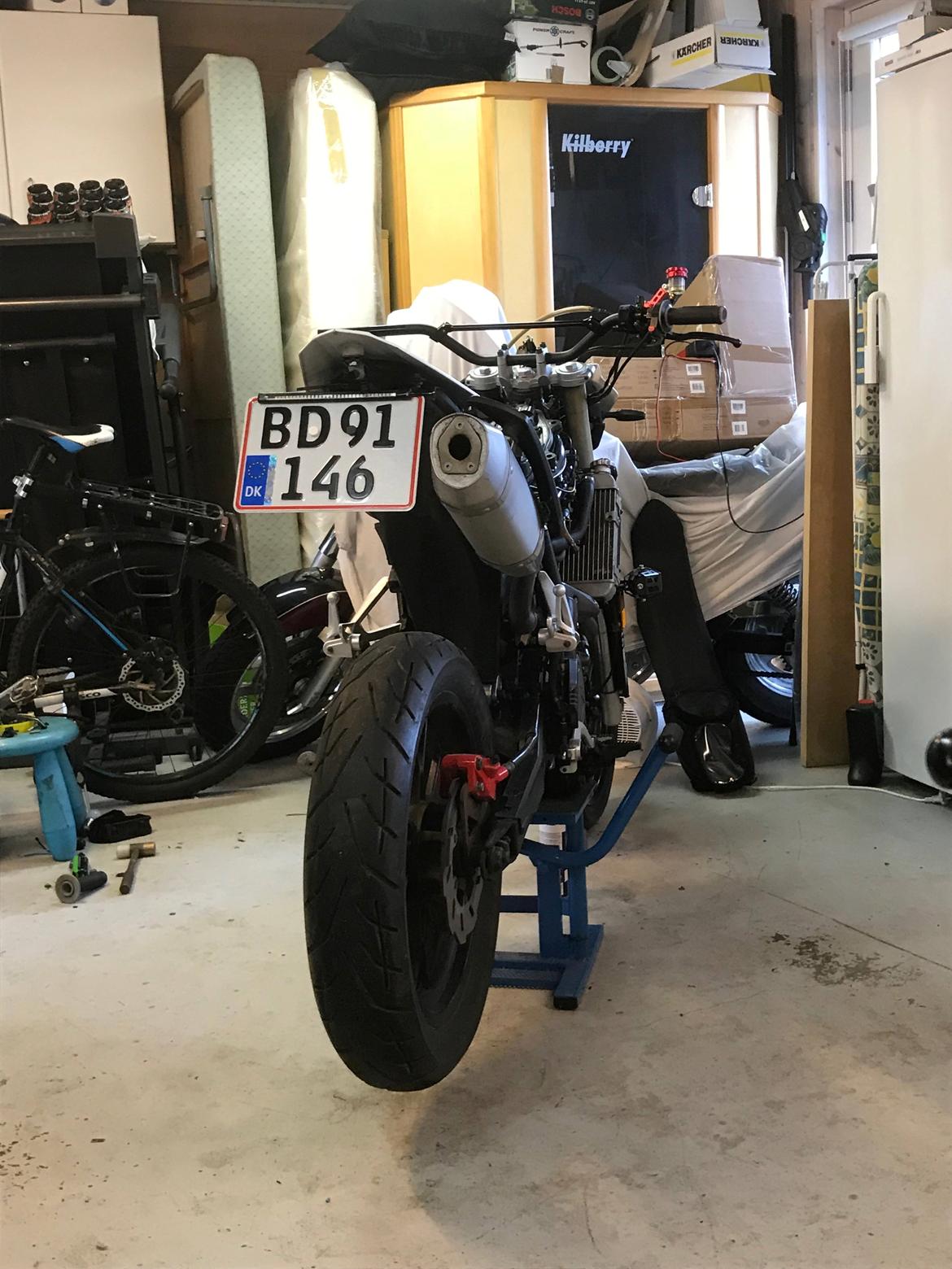 Aprilia Generic TR 125 - Lige et smugekig ind til køleren billede 13