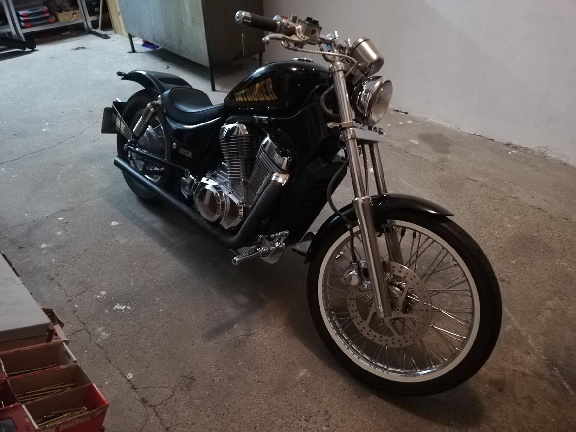 Suzuki VS 800 Intruder  billede 1