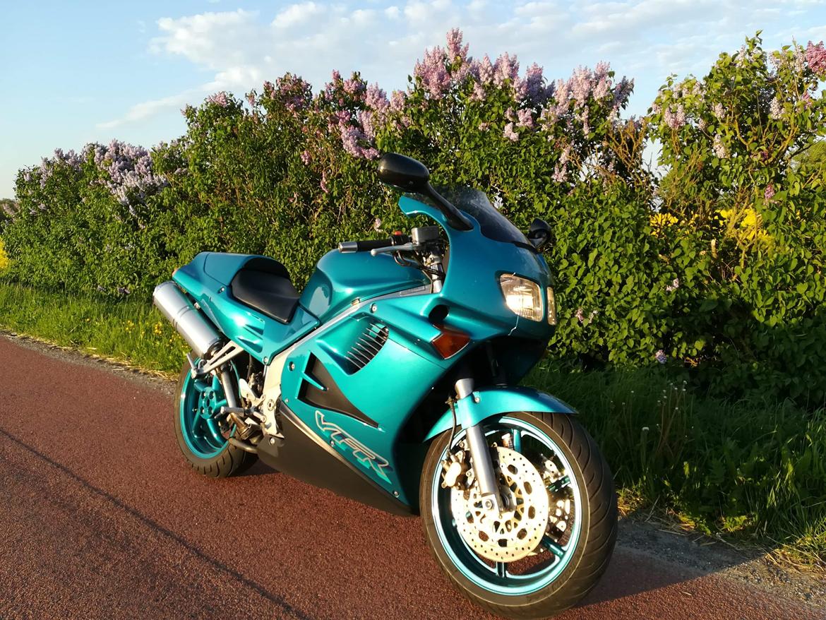 Honda VFR750F billede 1