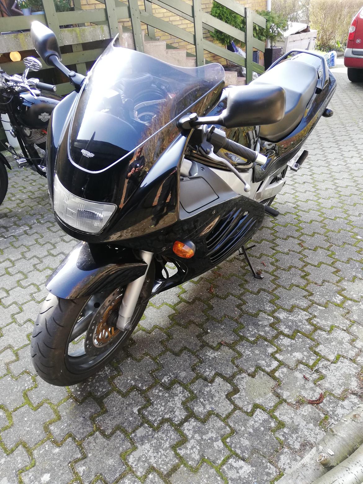 Suzuki RF 900 R billede 2