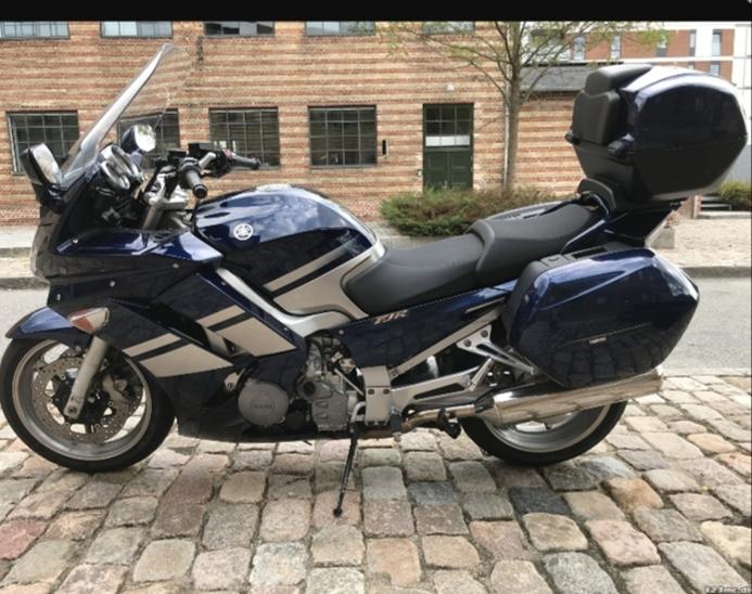 Bulle Givi D2109ST Pour Yamaha FJR 1300 (2013-2020) - Montage Sur Points D'origine, Fabriquée En Italie