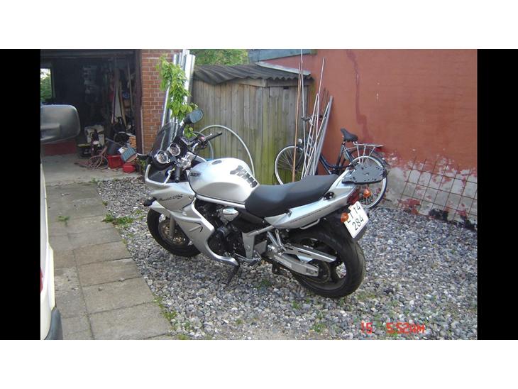 {{currentPhoto.altText}} billede {{currentPhoto.number}}