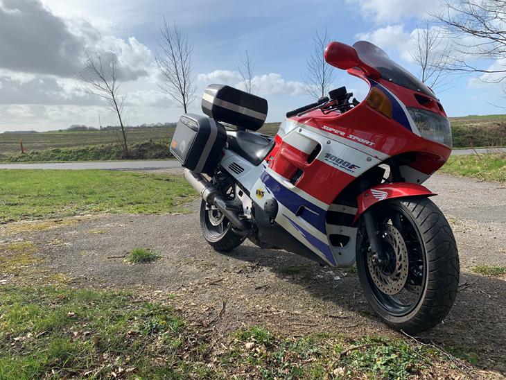 Honda CBR 1000 F SC24 billede 1