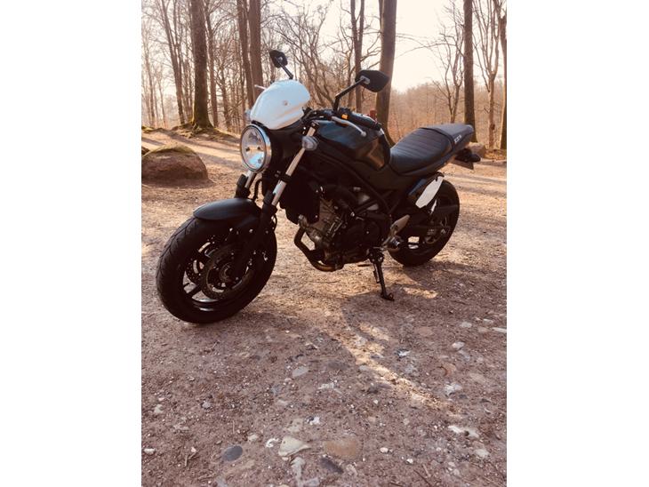 {{currentPhoto.altText}} billede {{currentPhoto.number}}