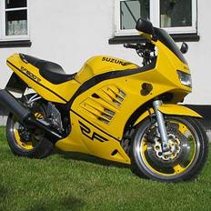 Suzuki RF 400 *Solgt*