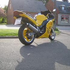 Suzuki RF 400 *Solgt*