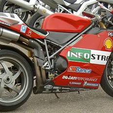 Ducati 748