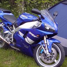 Yamaha yzf R1