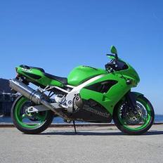 Kawasaki ZX9R *SOLGT*