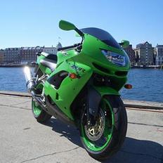 Kawasaki ZX9R *SOLGT*