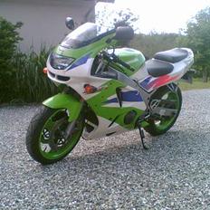 Kawasaki ZX6R