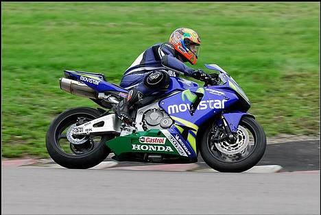 Honda cbr 600 rr  - Montøren på "Knutten" billede 1